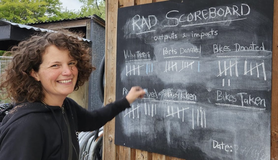 Jess Smale keeping score